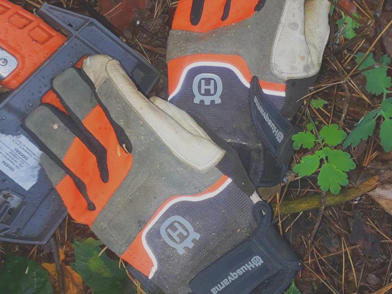 Husqvarna Functional Saw Protection Gloves